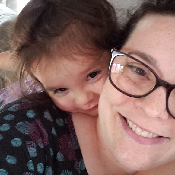 Meet your Posher, Amanda - Picture 3 of 3